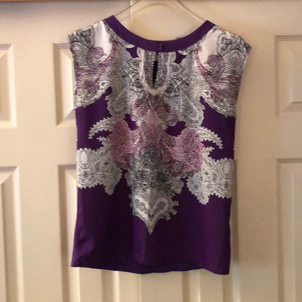 Sleeveless blouse